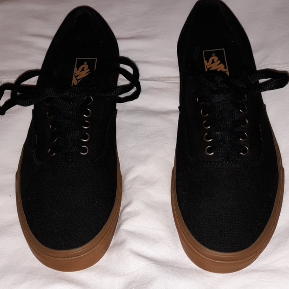 vans shoes with brown soles
